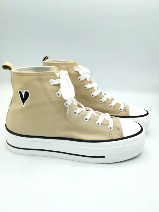 Zapatillas bota con corazón