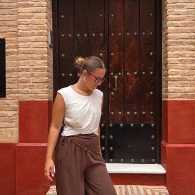 Pantalón bombacho con pañuelo